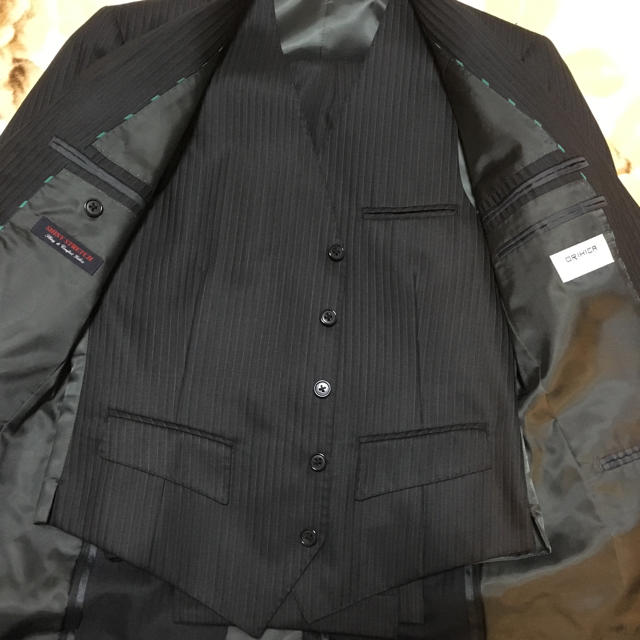 ORIHICA(オリヒカ)のオリヒカ黒ストライプスーツ三点セット メンズのスーツ(セットアップ)の商品写真
