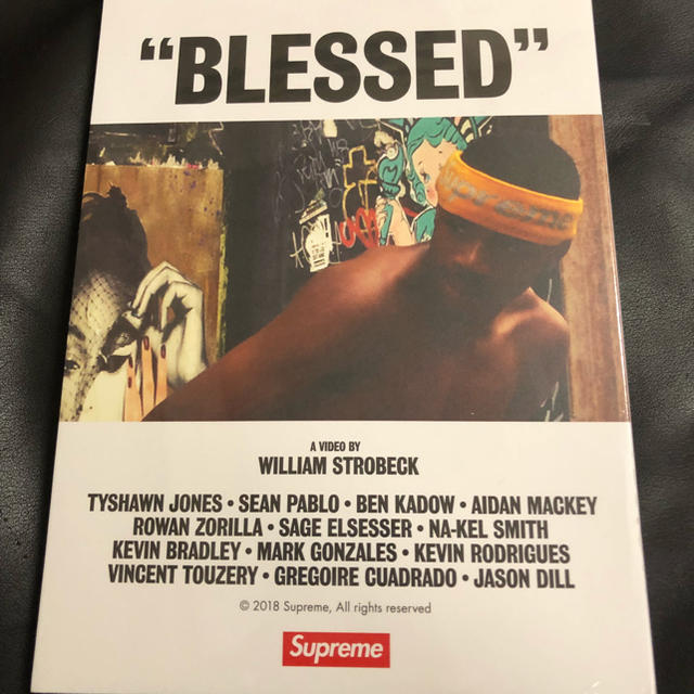 Supreme(シュプリーム)のSupreme  BLESSED DVD &フォトブック スマホ/家電/カメラのテレビ/映像機器(DVDレコーダー)の商品写真