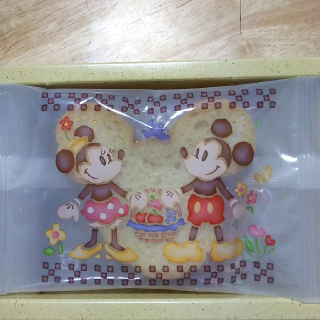 Disney(ディズニー)のディズニー お菓子 お土産 ラスク 新品 食品/飲料/酒の食品(菓子/デザート)の商品写真