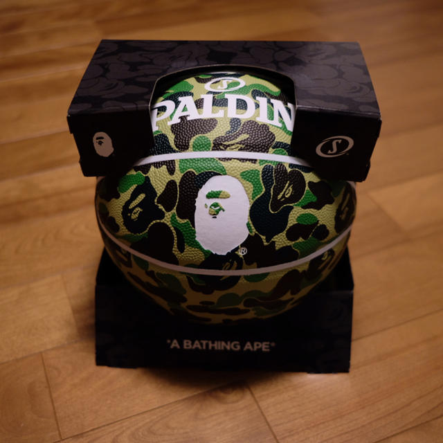 A BATHING APE(アベイシングエイプ)のBape Spalding Basketball  スポーツ/アウトドアのスポーツ/アウトドア その他(バスケットボール)の商品写真