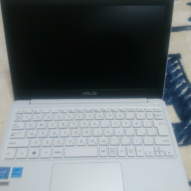 ASUS vivobook e200ha