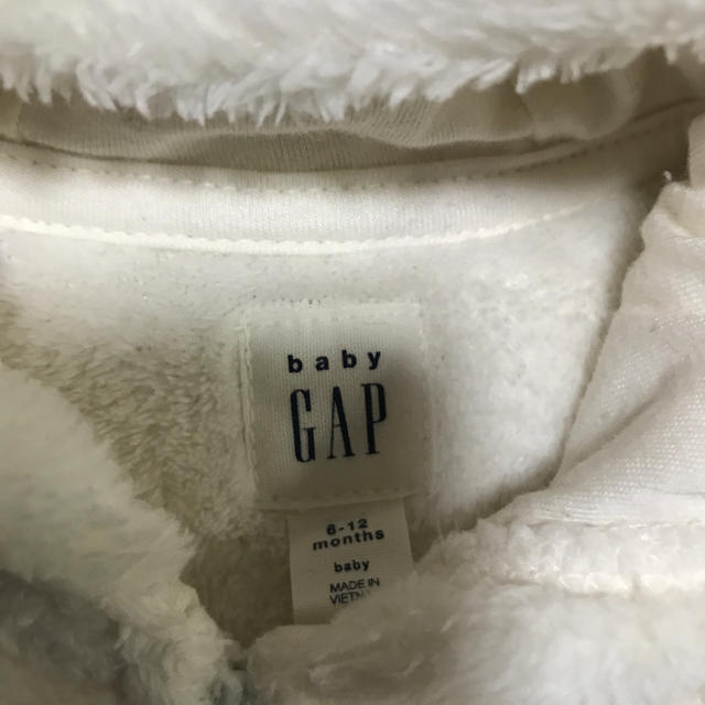 babyGAP(ベビーギャップ)のもこもこパーカー キッズ/ベビー/マタニティのベビー服(~85cm)(ジャケット/コート)の商品写真