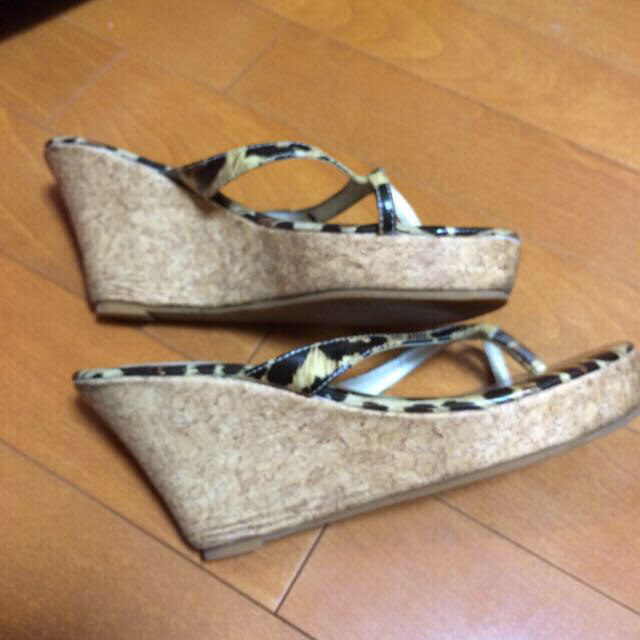 ALBA ROSA(アルバローザ)のアルバローザ ヒョウ柄サンダル レディースの靴/シューズ(サンダル)の商品写真