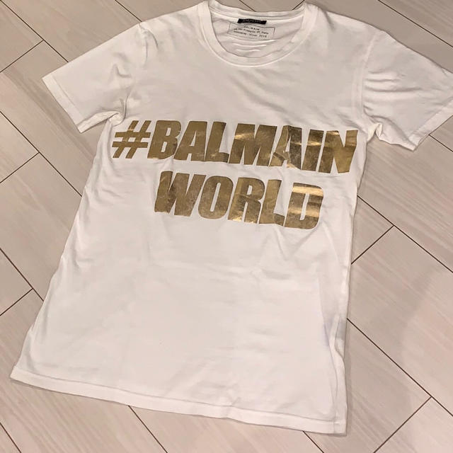 BALMAIN(バルマン)のバルマン BALMAIN ゴールド ロゴ Tシャツ サイズ44 USED メンズのトップス(Tシャツ/カットソー(半袖/袖なし))の商品写真