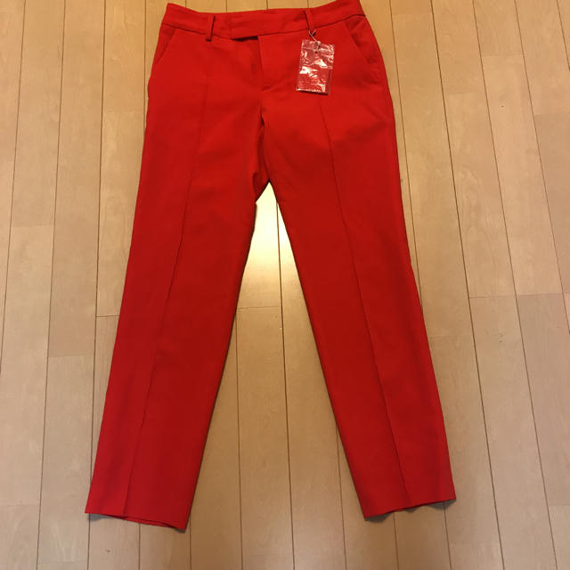 UNITED ARROWS(ユナイテッドアローズ)のユナイテッドアローズ レッドパンツ 赤 36 レディースのパンツ(カジュアルパンツ)の商品写真