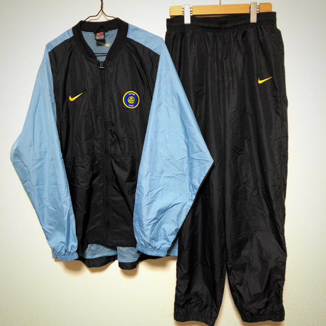 NIKE(ナイキ)のNIKE ナイキ INTER ウィンドブレーカー 上下セット Lサイズ スポーツ/アウトドアのサッカー/フットサル(ウェア)の商品写真