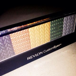 レブロン(REVLON)の【未使用】REVLON アイシャドウ(その他)