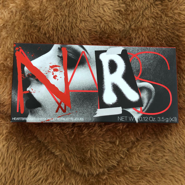 NARS(ナーズ)のナーズNARS クリスマスコフレ チークパレット8401新宿伊勢丹限定 コスメ/美容のベースメイク/化粧品(チーク)の商品写真