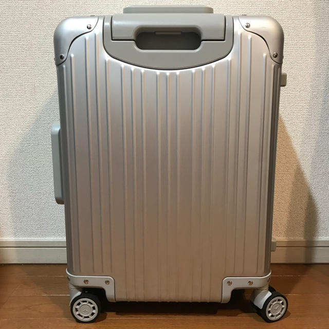 RIMOWA(リモワ)のmercedes benz スーツケース RIMOWA メンズのバッグ(トラベルバッグ/スーツケース)の商品写真