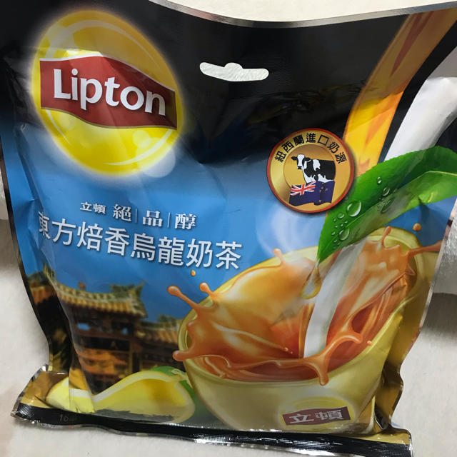 台湾リプトン ウーロン茶ミルクティー 食品/飲料/酒の飲料(茶)の商品写真