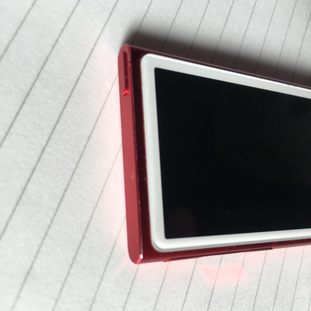 Apple(アップル)のApple iPod nano 第7世代 16GB (PRODUCT) RED スマホ/家電/カメラのオーディオ機器(ポータブルプレーヤー)の商品写真