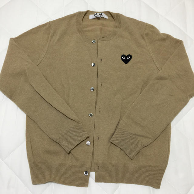 COMME des GARCONS(コムデギャルソン)のコムデギャルソン プレイ ニット レディースのトップス(カーディガン)の商品写真