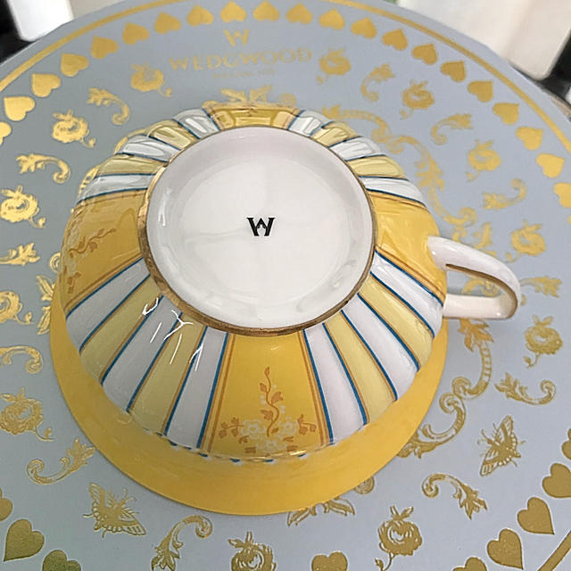 WEDGWOOD(ウェッジウッド)の新品❤︎ウェッジウッド ハーレクィーンコレクション カップ＆ソーサー インテリア/住まい/日用品のキッチン/食器(食器)の商品写真