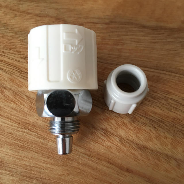 整水器 分岐水栓用アタッチメント TK7005 インテリア/住まい/日用品のキッチン/食器(浄水機)の商品写真