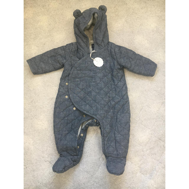 GAP(ギャップ)のbaby gap  新品・未使用 キルティング デニム ジャンプスーツ キッズ/ベビー/マタニティのベビー服(~85cm)(ジャケット/コート)の商品写真