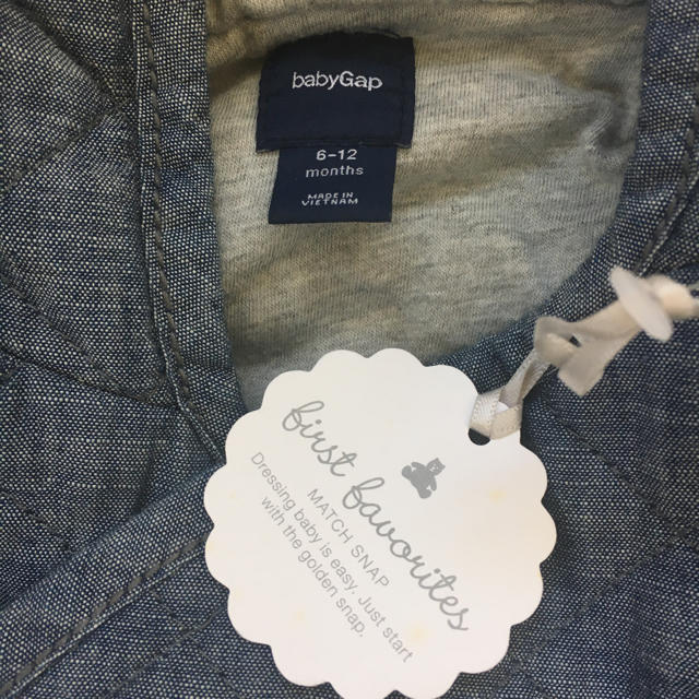 GAP(ギャップ)のbaby gap  新品・未使用 キルティング デニム ジャンプスーツ キッズ/ベビー/マタニティのベビー服(~85cm)(ジャケット/コート)の商品写真