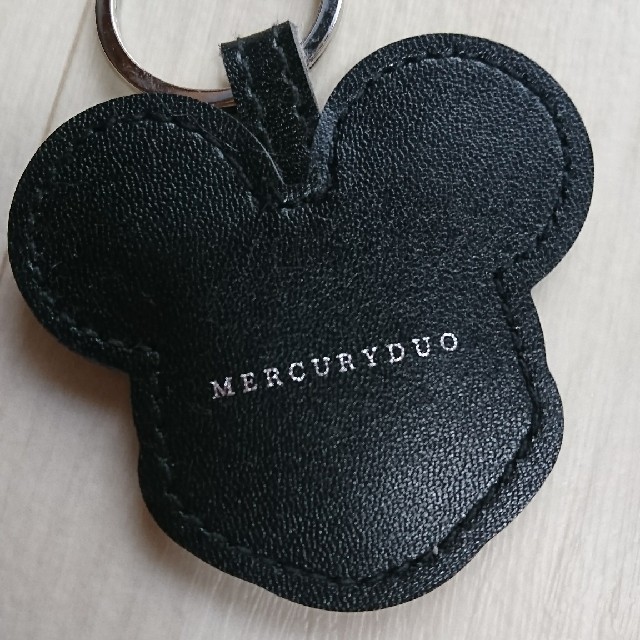 MERCURYDUO(マーキュリーデュオ)のmercuryduoミッキーキーホルダー レディースのファッション小物(キーホルダー)の商品写真