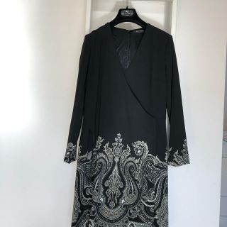 エトロ(ETRO)のエトロ 42 黒のワンピース(ひざ丈ワンピース)