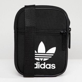 アディダス(adidas)の貴重 送料無料 新品 アディダス ブラック ミニショルダーバッグ BK6730(ショルダーバッグ)