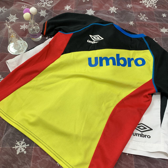 UMBRO(アンブロ)のunbro  キッズトレーニングウエア140 スポーツ/アウトドアのランニング(ウェア)の商品写真