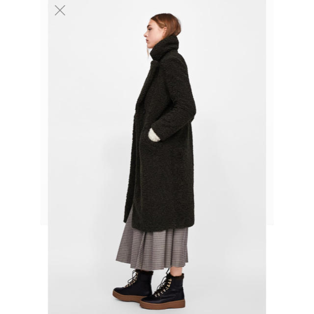 ZARA(ザラ)のザラ ボアコート レディースのジャケット/アウター(チェスターコート)の商品写真