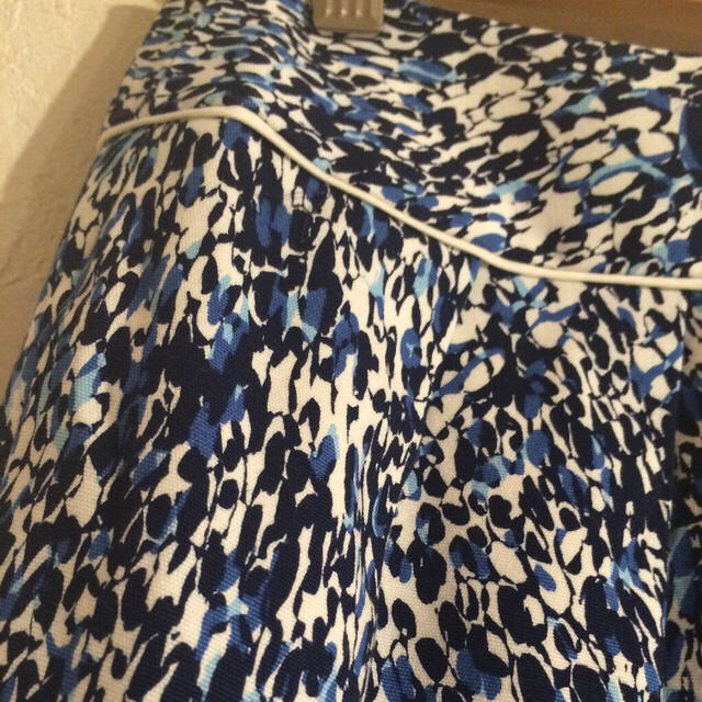 TOMORROWLAND(トゥモローランド)のBALLSEY 膝丈スカート(ブルー系) レディースのスカート(ひざ丈スカート)の商品写真