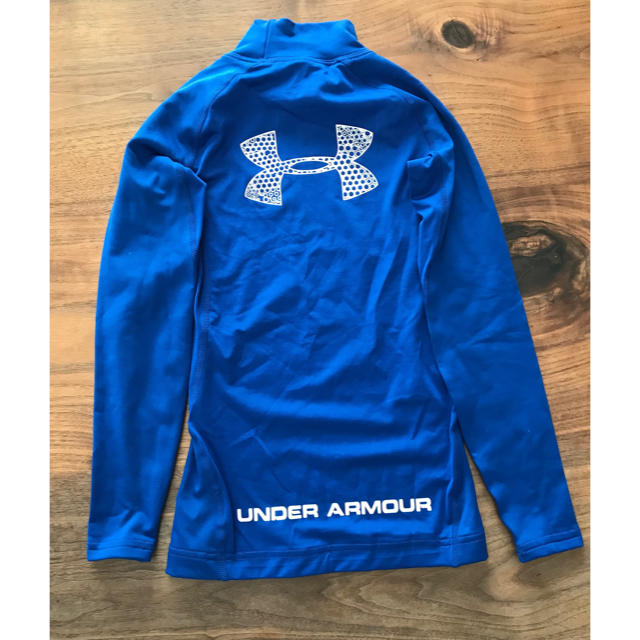 UNDER ARMOUR(アンダーアーマー)のUNDER ARMOUR ジュニア用アンダーシャツ YMD コールドギア スポーツ/アウトドアのスポーツ/アウトドア その他(その他)の商品写真