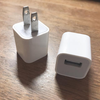 アップル(Apple)のApple 純正ACアダプタ 2個セット(バッテリー/充電器)