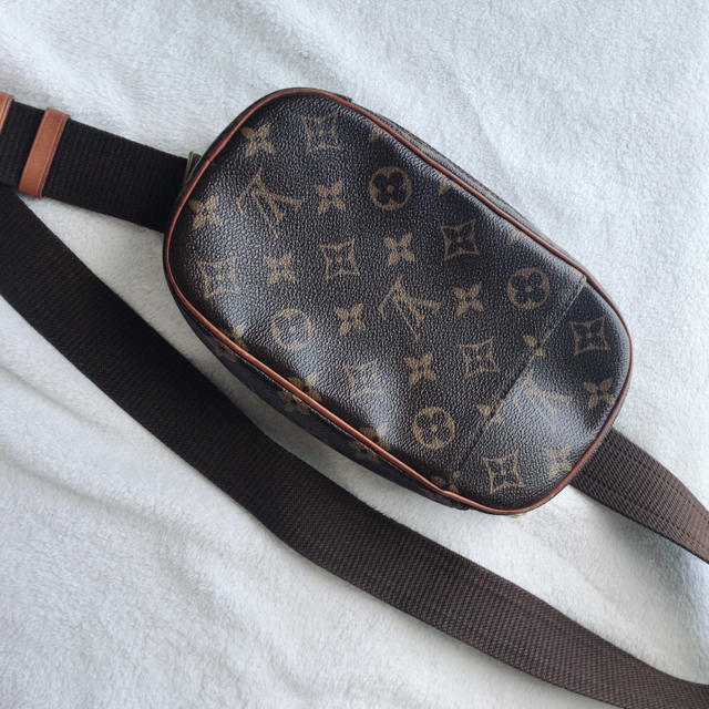 LOUIS VUITTON(ルイヴィトン)のLOUIS VUITTON ポシェットガンジュ メンズのバッグ(ショルダーバッグ)の商品写真