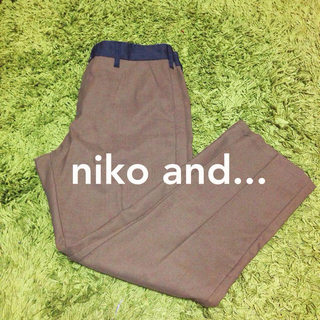 ニコアンド(niko and...)のセンタープレス✧テーパードパンツ(ワークパンツ/カーゴパンツ)