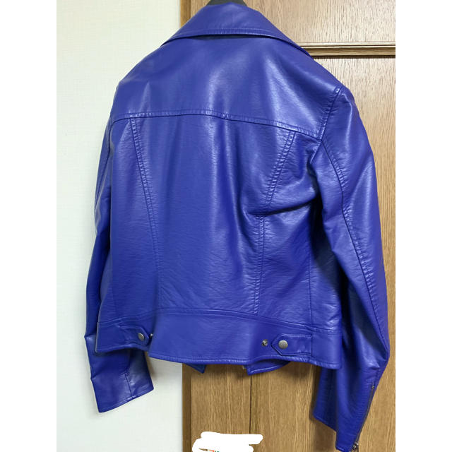 UNIQLO(ユニクロ)のブルー ライダース レディースのジャケット/アウター(ライダースジャケット)の商品写真