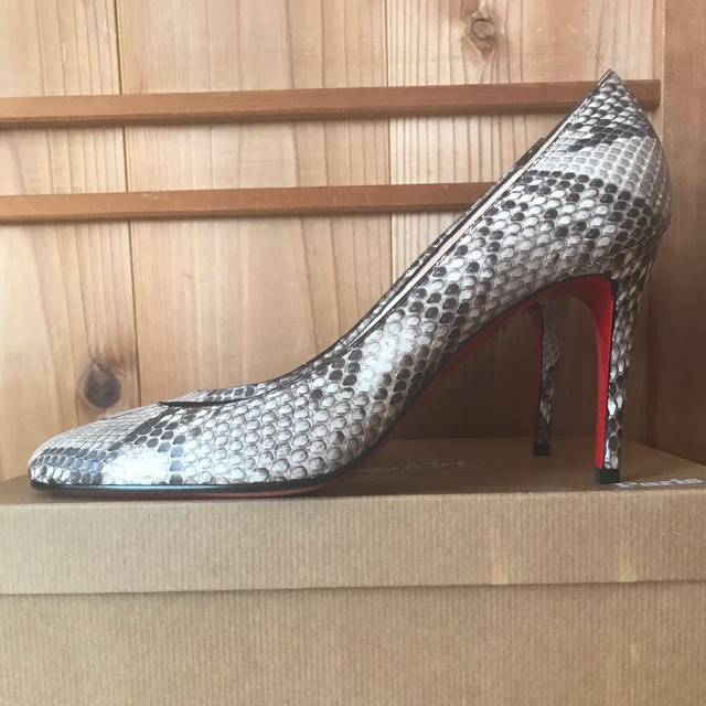 Christian Louboutin(クリスチャンルブタン)の【正規品】新品未使用✨クリスチャン・ルブタン ❤️パイソン✨大きいサイズ レディースの靴/シューズ(ハイヒール/パンプス)の商品写真