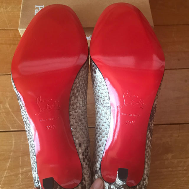 Christian Louboutin(クリスチャンルブタン)の【正規品】新品未使用✨クリスチャン・ルブタン ❤️パイソン✨大きいサイズ レディースの靴/シューズ(ハイヒール/パンプス)の商品写真