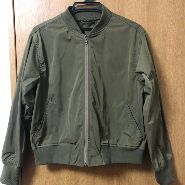 GU(ジーユー)のGU ma-1 レディースのジャケット/アウター(ブルゾン)の商品写真