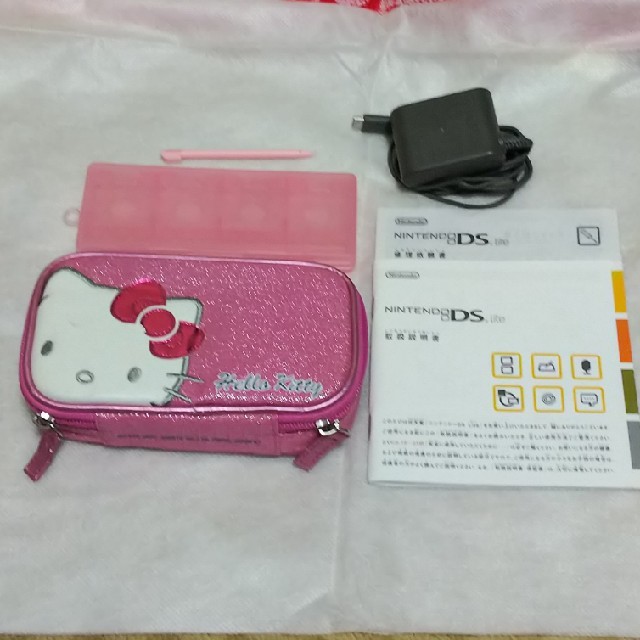 ニンテンドーDS(ニンテンドーDS)のみづきママ様専用  任天堂ＤＳ エンタメ/ホビーのゲームソフト/ゲーム機本体(携帯用ゲーム機本体)の商品写真