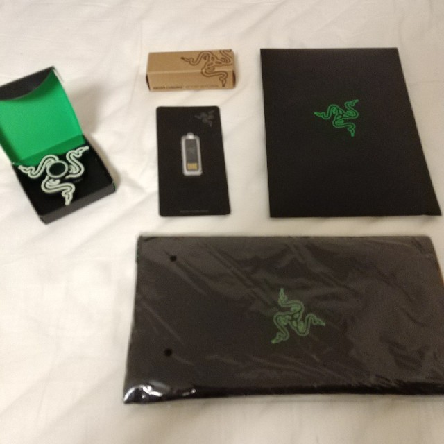 Razer ノベルティ詰め合わせ エンタメ/ホビーのコレクション(ノベルティグッズ)の商品写真