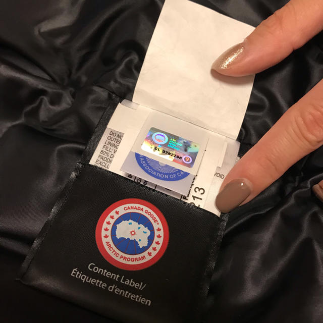 CANADA GOOSE(カナダグース)のカナダグース iena ブラックワッペン 美品 レディースのジャケット/アウター(ダウンジャケット)の商品写真