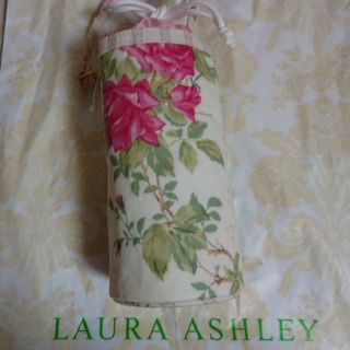 ローラアシュレイ(LAURA ASHLEY)のペットボトルカバー(日用品/生活雑貨)