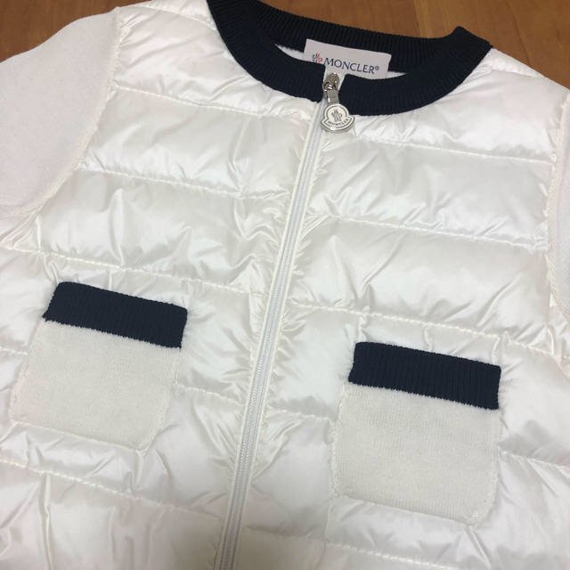 MONCLER(モンクレール)のシーズンオフ値下げ♡新品タグ付き♡ モンクレール ダウン カーディガン ２A キッズ/ベビー/マタニティのキッズ服女の子用(90cm~)(ジャケット/上着)の商品写真