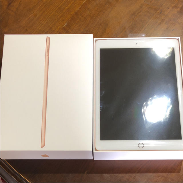 iPad 第6世代 32GB wi-fi+cellular docomoタブレット