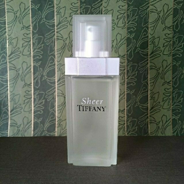 Tiffany & Co.(ティファニー)のティファニー シアー 100ml コスメ/美容の香水(香水(女性用))の商品写真