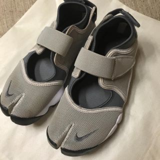 NIKE エアリフト　ペールグレー