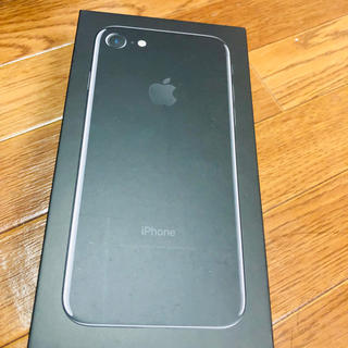 アップル(Apple)のiPhone 7  4.7インチ128GB 【SIMフリー】(ブラック）(スマートフォン本体)