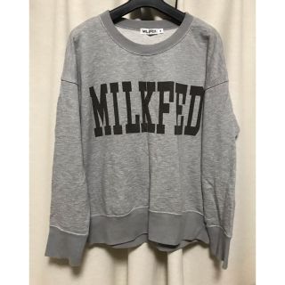 ミルクフェド(MILKFED.)のミルクフェド MILKFED ロゴドンスウェットトップス グレー(トレーナー/スウェット)