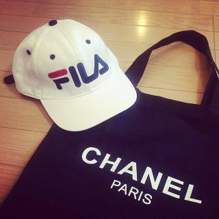 フィラ(FILA)のFILA白キャップ☆美品(キャップ)