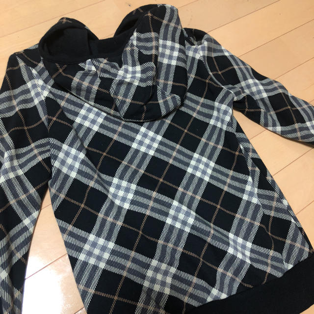 BURBERRY BLUE LABEL(バーバリーブルーレーベル)の美品 バーバリーブルーレーベル チェック柄 パーカー レディースのトップス(パーカー)の商品写真