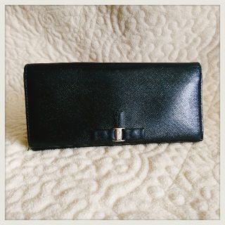 サルヴァトーレフェラガモ(Salvatore Ferragamo)の【完全正規品】 フェラガモ Ferragamo 長財布 黒 メンズ レディース (長財布)