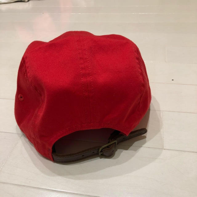Supreme(シュプリーム)のsupreme レザーストラップ メンズの帽子(キャップ)の商品写真