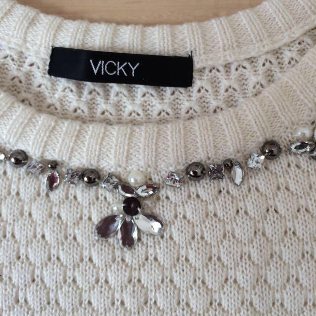 VICKY(ビッキー)の柄編みビジューニット レディースのトップス(ニット/セーター)の商品写真