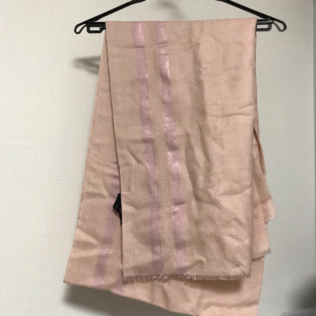 Gucci(グッチ)の新品未使用 GUCCI ピンク ストール レディースのファッション小物(ストール/パシュミナ)の商品写真